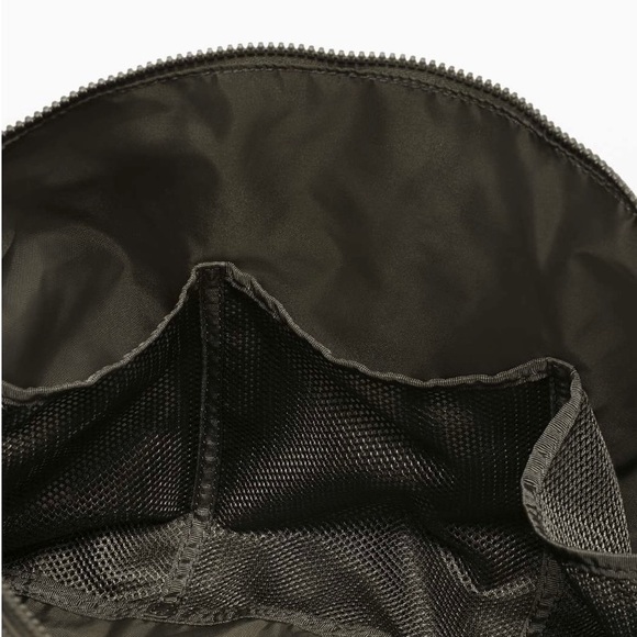 Lululemon On My Level Barrel Bag *16L - Picture 4 of 10